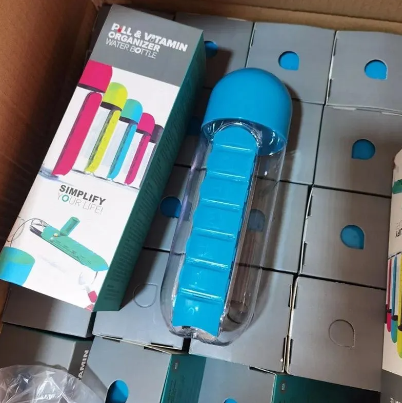 Botella de agua con pastillero